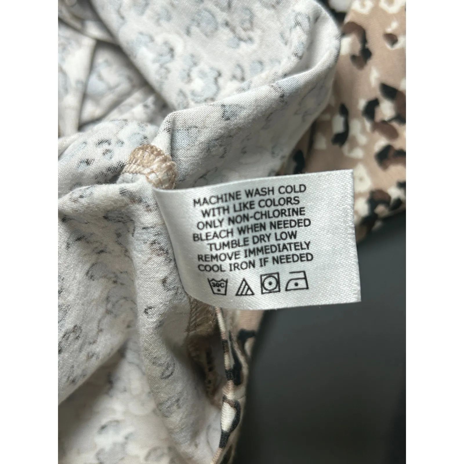 Coolibar UPF 50 Animal Print Long Sleeve Islandia Turtleneck‎ style 10472 Tan Size XS - Image 6