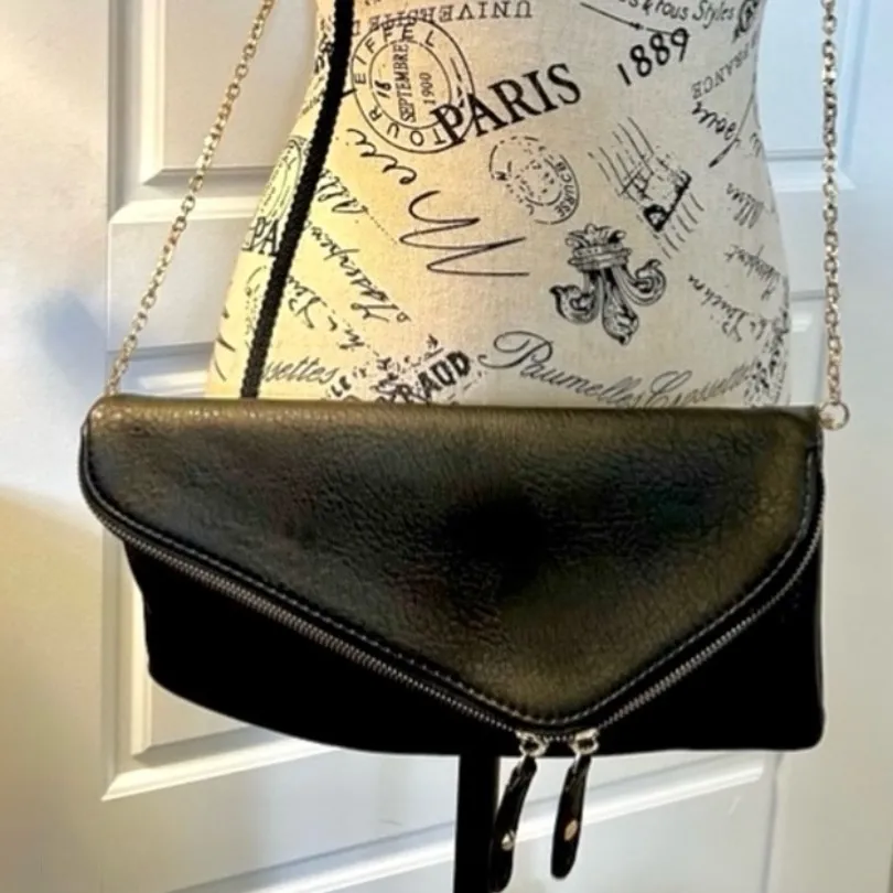 Urban Expression Stella Fold Over Black Vegan Leather Clutch Gold Chain Strap - Image 5