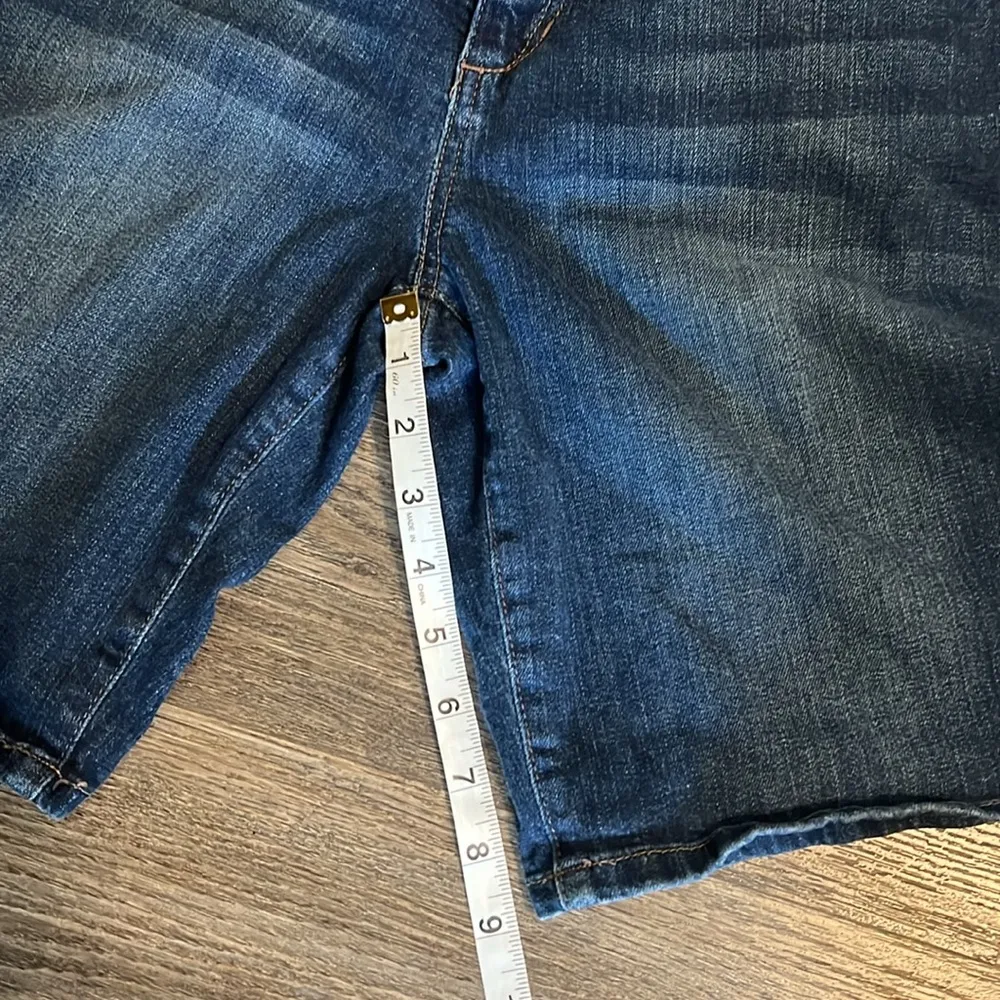 Joe’s Women’s Long Classic Blue Denim Jean Shorts 28 - Image 9