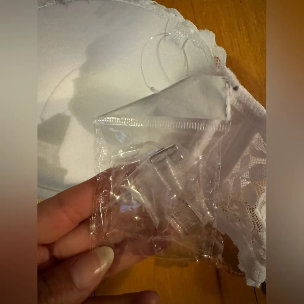 White Underwear Female Lace
Wrapped Chest Gathered
Invisible Front Buckle Bra - Image 9