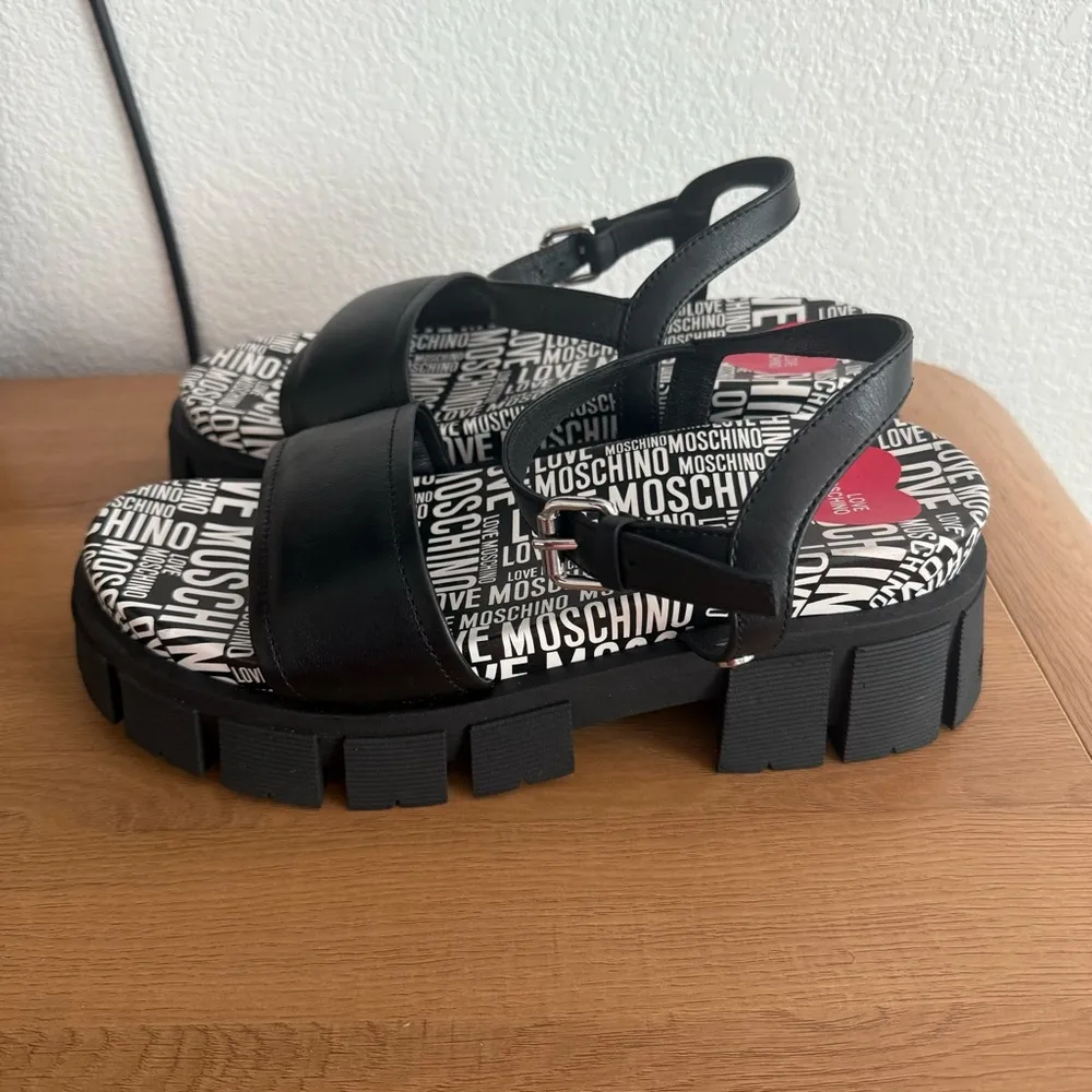 NEW Love Moschino Ankle Strap Platform Lug Sole Sandals in Black 41 - Image 3