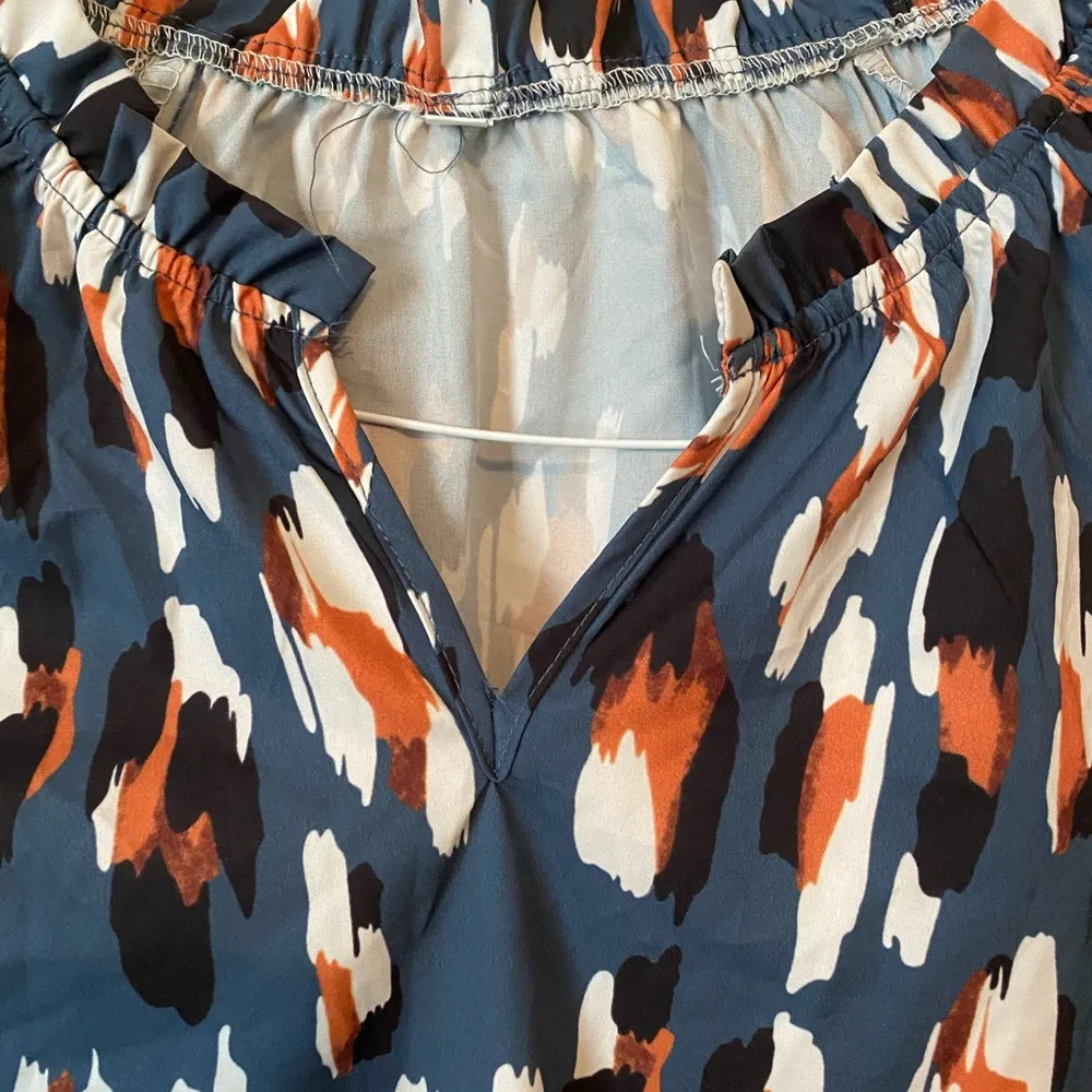 SHEIN size large Women's Blue Patterned Top - Image 3