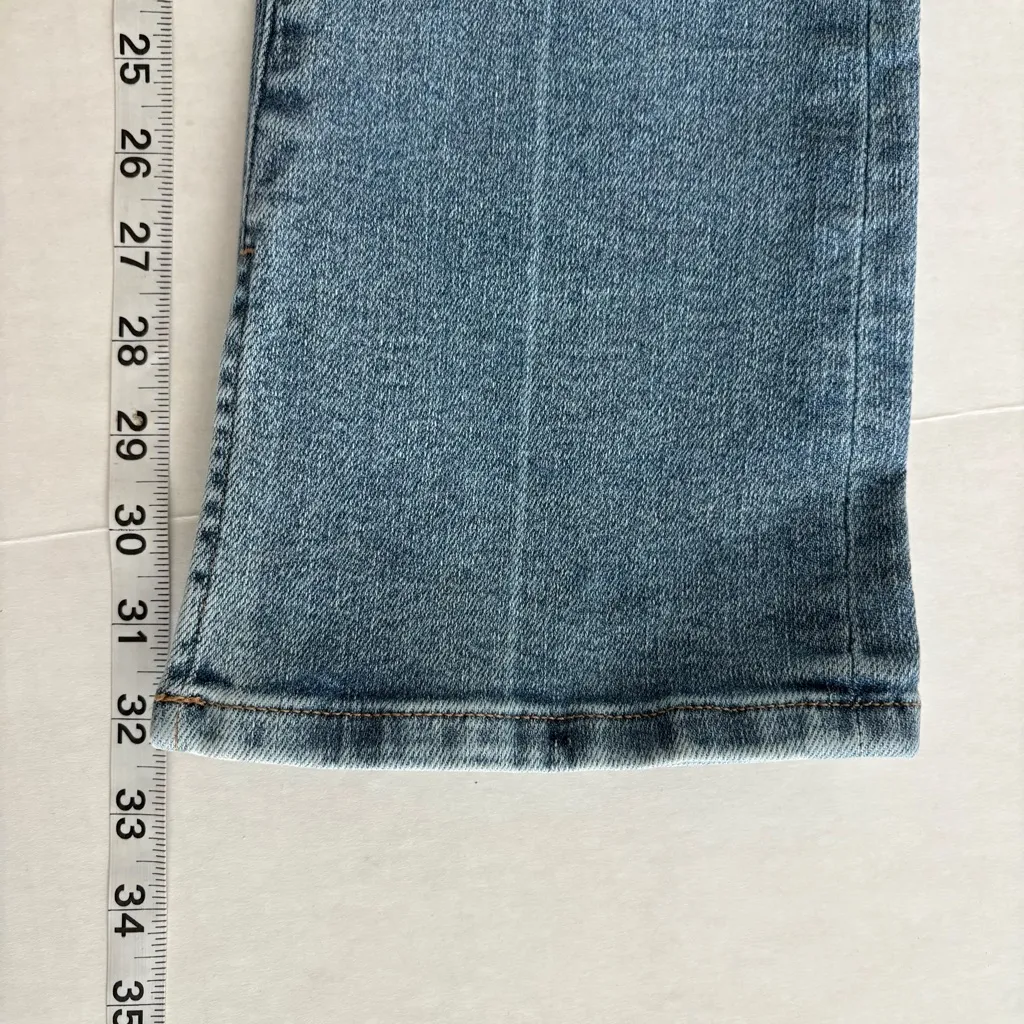 Express skyscraper mid rise jeans split hem light wash denim size 4 - Image 11