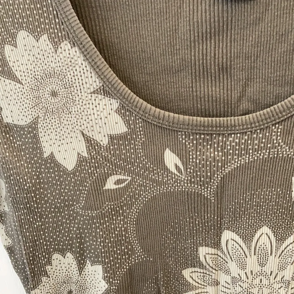 High Sierra FINAL MARKDOWN  ribbed tee small - Image 2