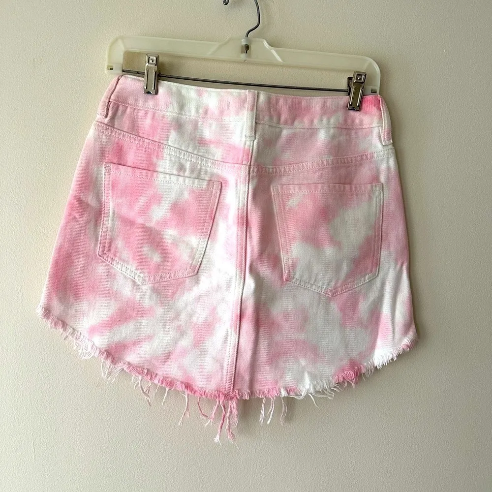 PacSun Tie Dye Pink And White Fringe Mini Jean Skirt Size 26 NWOT - Image 3