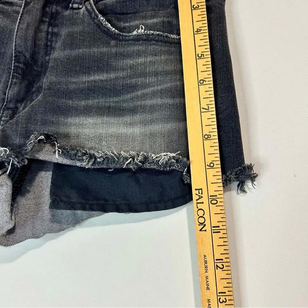 American Eagle Women’s Hi-Rise Shortie Distressed Denim Shorts Black Size 6 EUC - Image 6