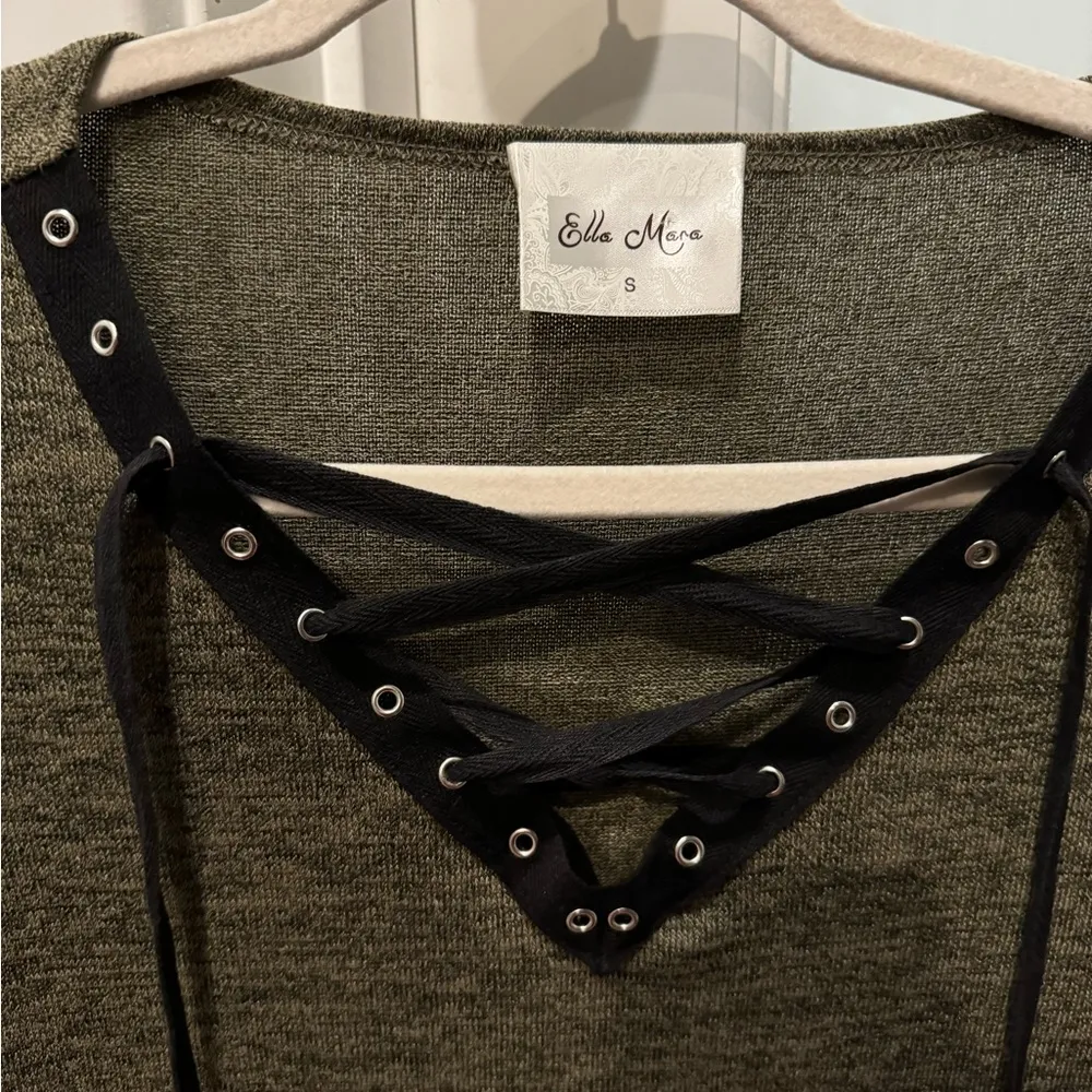 ELLAS MARA ANTHROPOLOGIE Olive Green Sweater Size S Black Laces at Neckline Boxy - Image 8