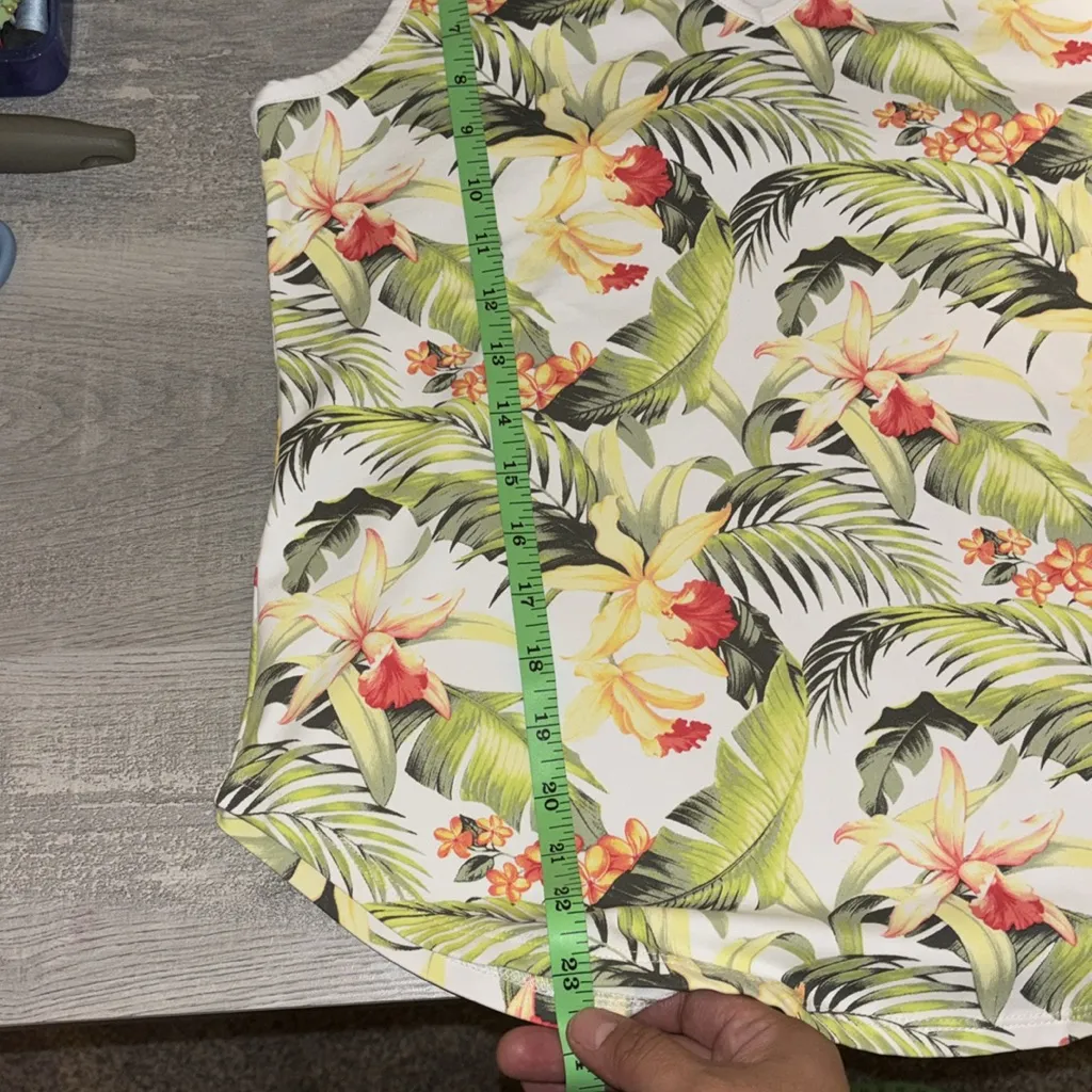 Tommy bahama Aubrey Floral IslandZone® Sleeveless V-Neck Polo - Image 9