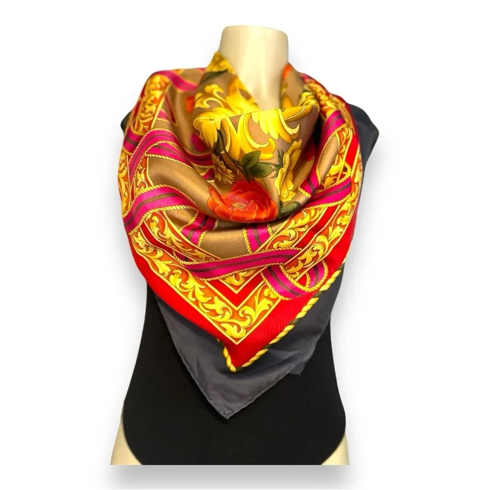 Salvatore Ferragamo scarf - Image 10