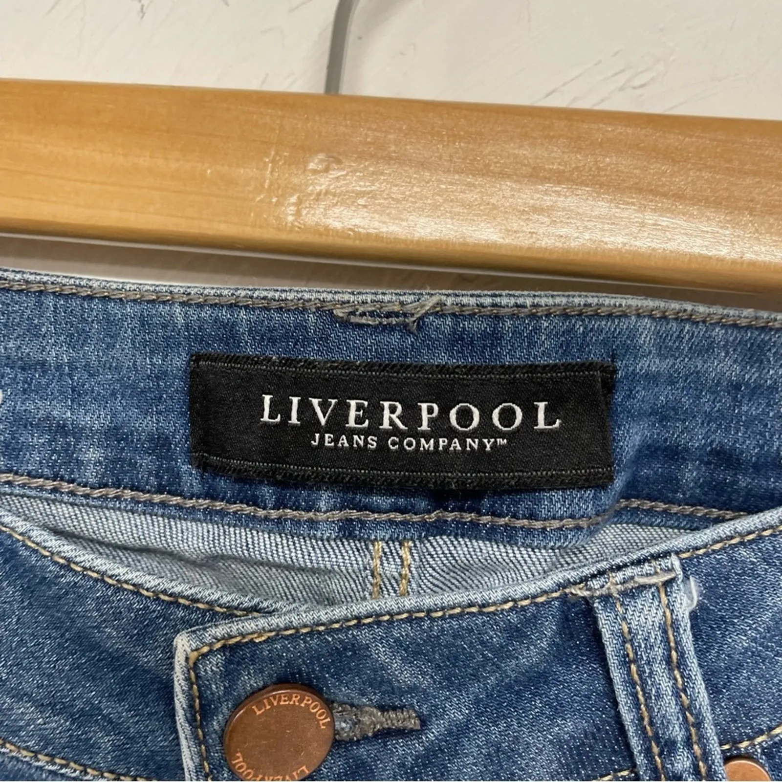 Liverpool Blue Medium Wash Distressed Boyfriend Crop Jeans Womens 4 Blue Ankle - Image 2