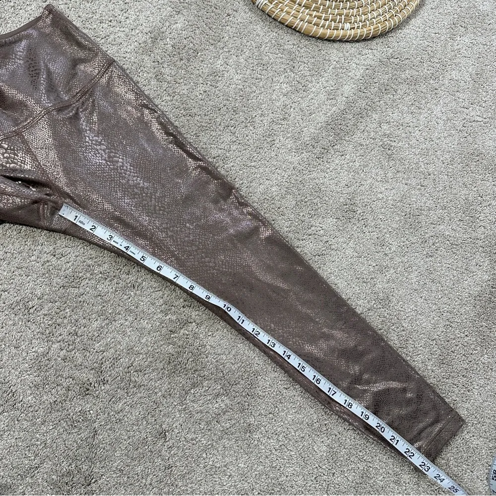Beyond Yoga PowerShine Viper High Waisted 7/8 Legging Pull On in Mocha Size S - Image 17