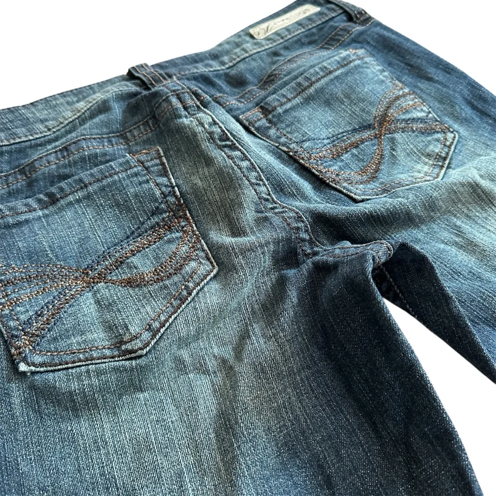 Refuge Runway Everyday Mid Rise Boot Jeans Size 6 - Image 7