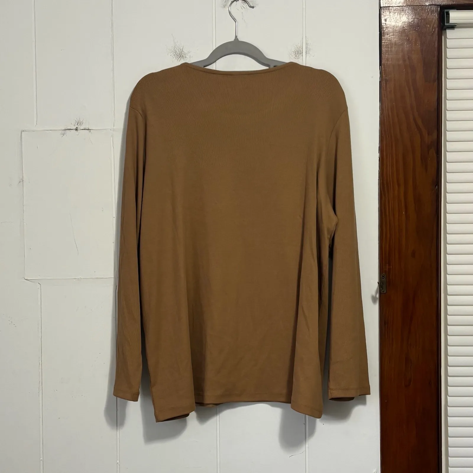 Chicos Size XXL Brown Ribbed Long Sleeve Top Rhinestone Embellished Neckline - Image 3