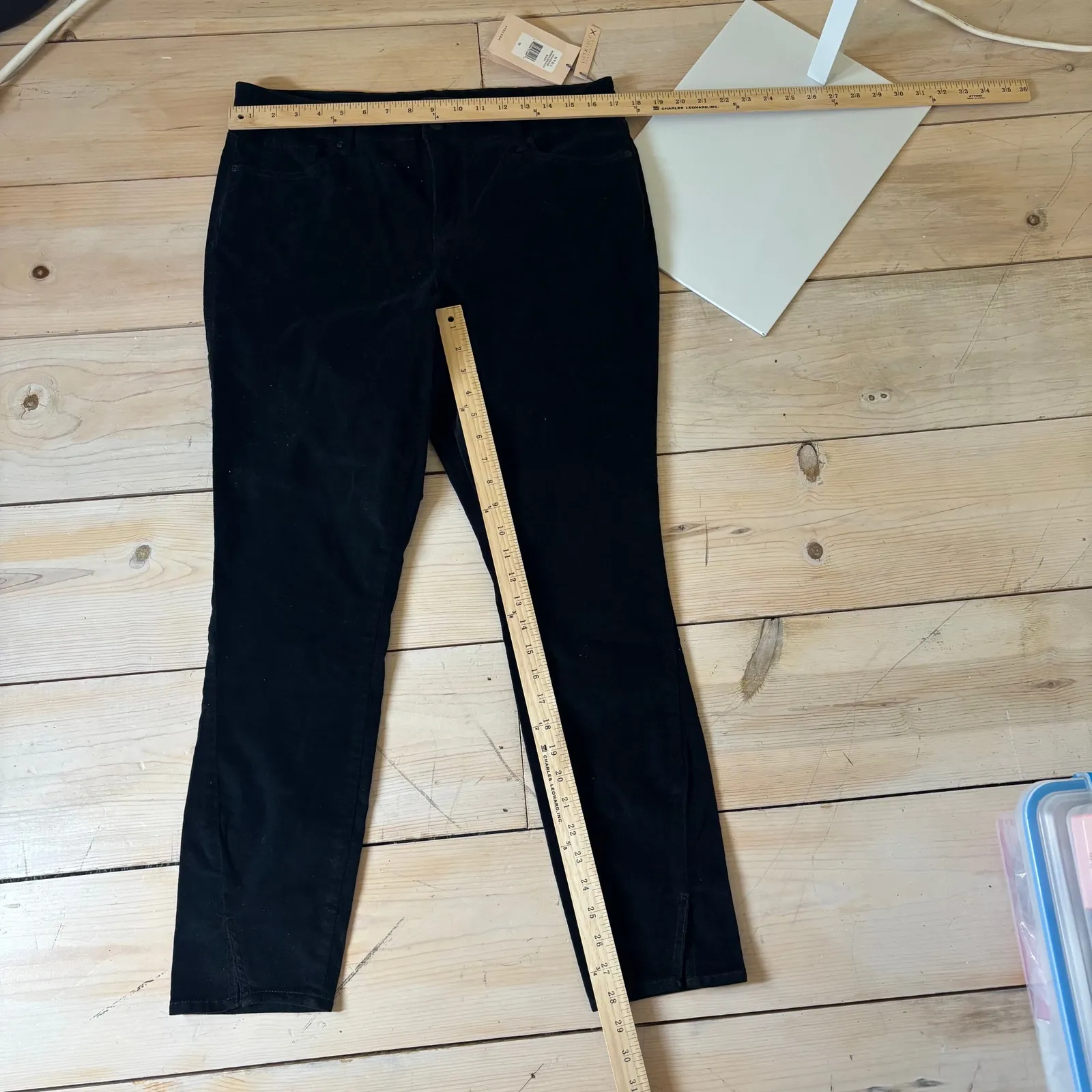 NYDJ NWT Women's Ami Skinny Black Velvet Jeans Size 12 - Image 12