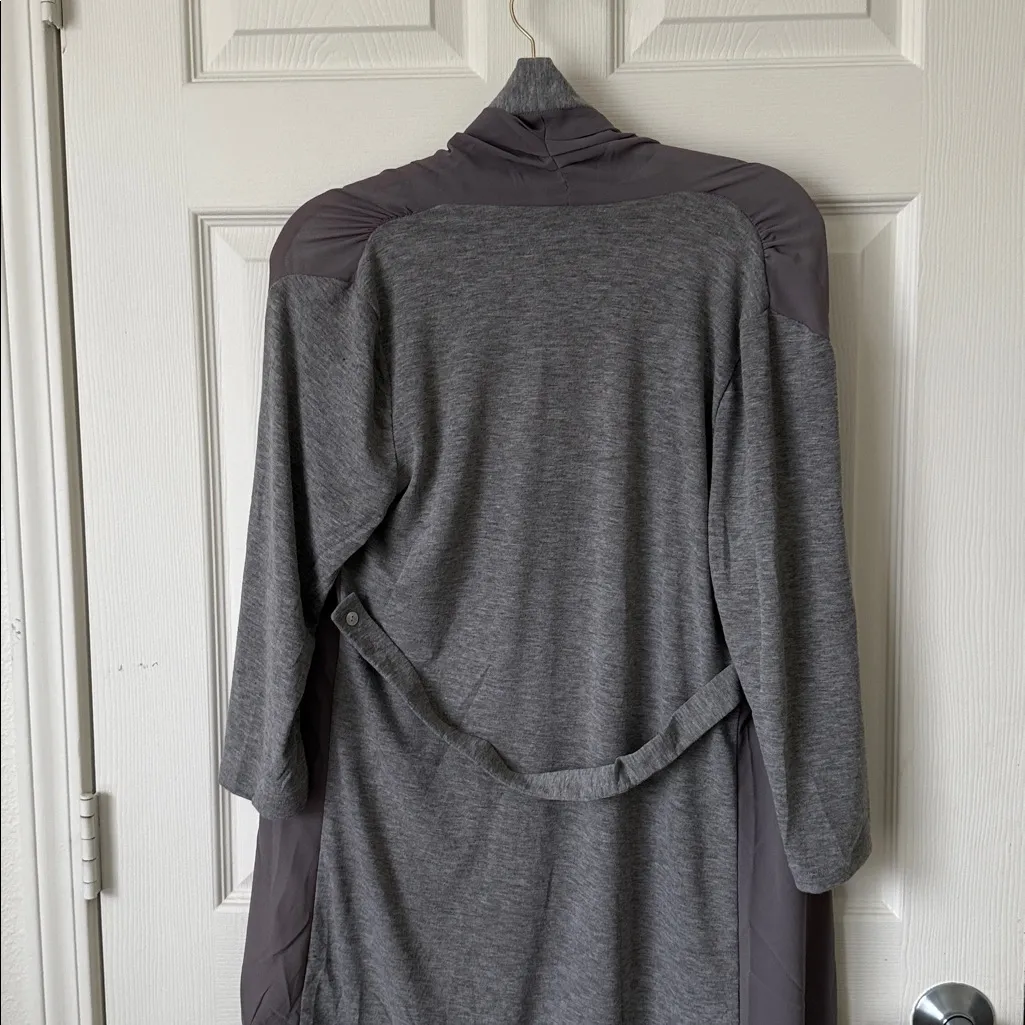 Papillon Size Large Gray Light Gray Sheer Cardigan. - Image 7