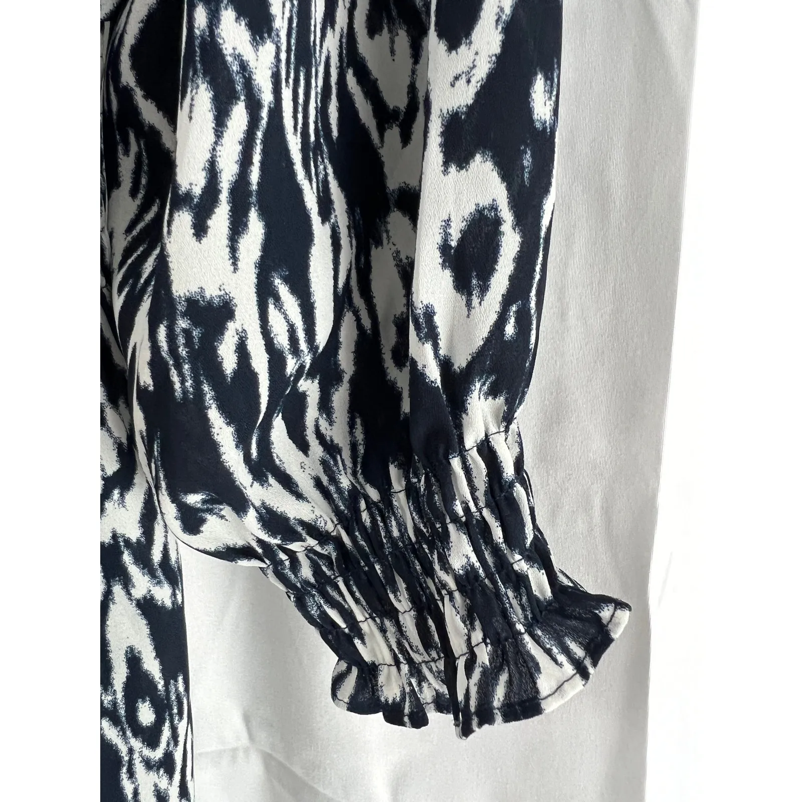 Alfani Navy/ White Graphic Tie Boat Neck Top Size 8 Flounce Boho Cottage Hippie - Image 7