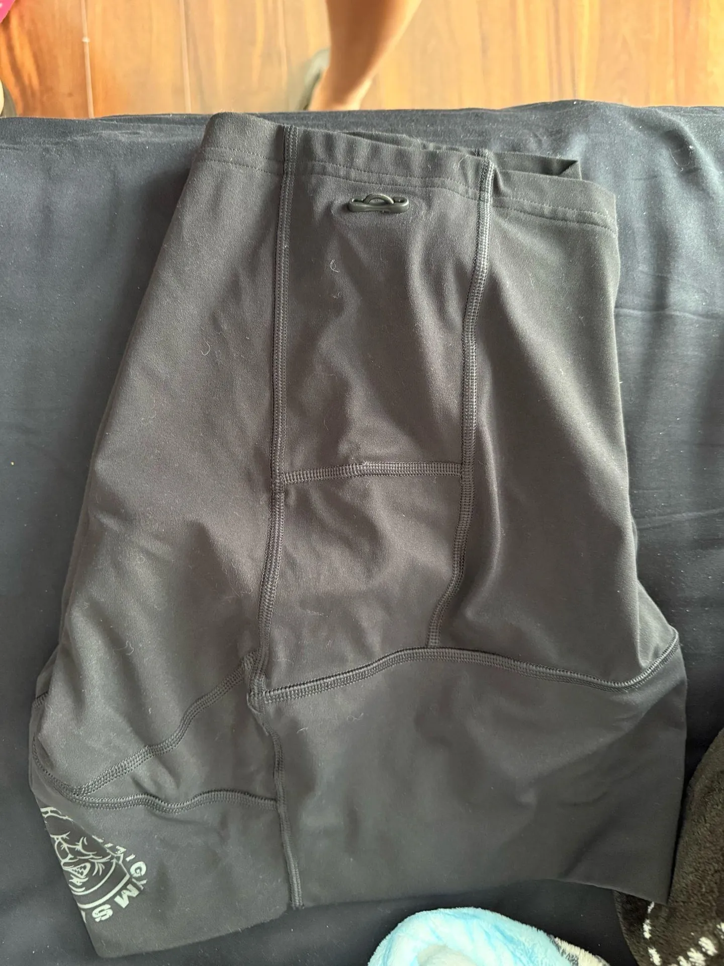 Black Gymshark Legacy Seamless Leggings shorts small - Image 4