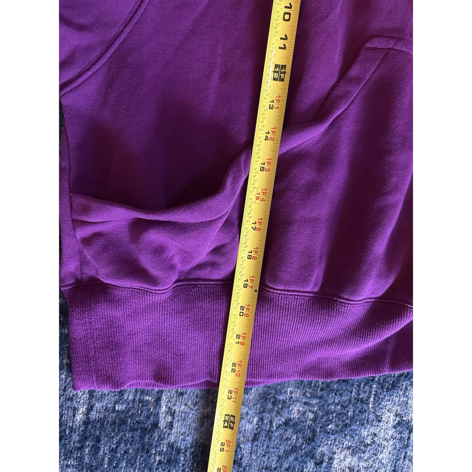 Nike Hoodie Women’s Medium Pullover Center Swoosh Logo Boxy Crop Fleece Fuschia - Image 6