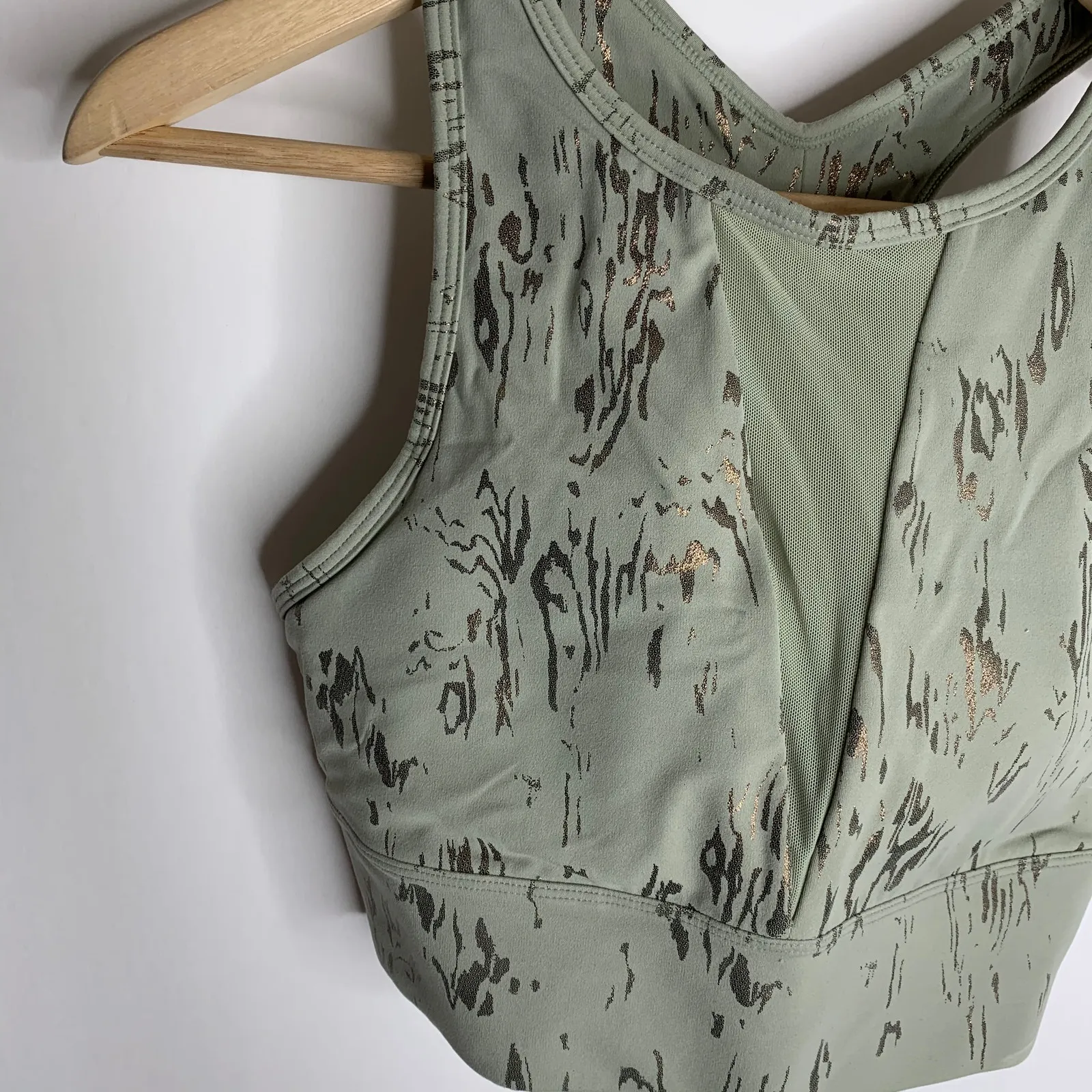 Sweaty Betty x Halle Berry Athena Sport Bra in Green Cambium Small - Image 5