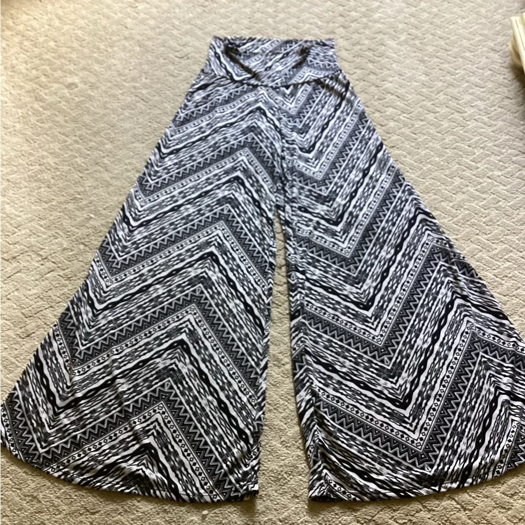 VINTAGE TRIBAL PRINT BOHO SEMI SHEAR PALAZZO PRINT PANTS by JOHNNY MADE IN USA Black Size undefined - Image 2