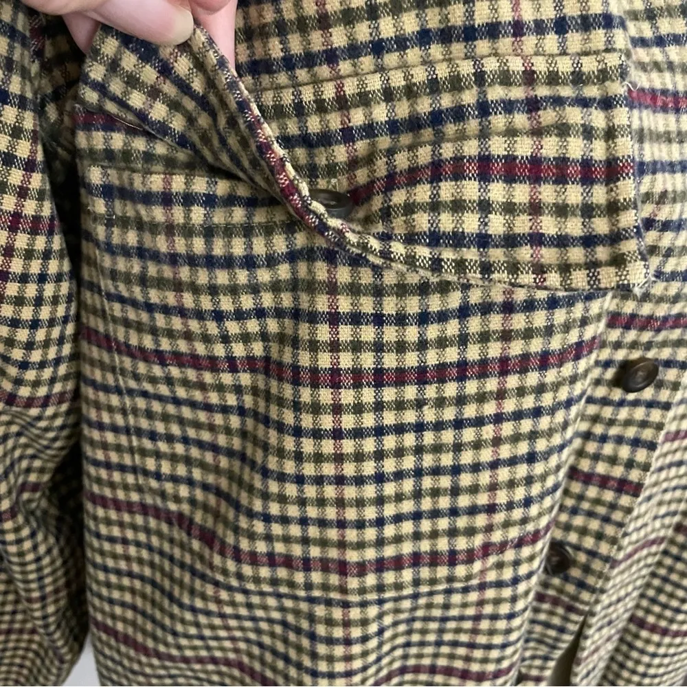 Vintage LL Bean Shacket Flannel Shirt Mid Weight Pocket Plaid Tan Red Green Blue - Image 3