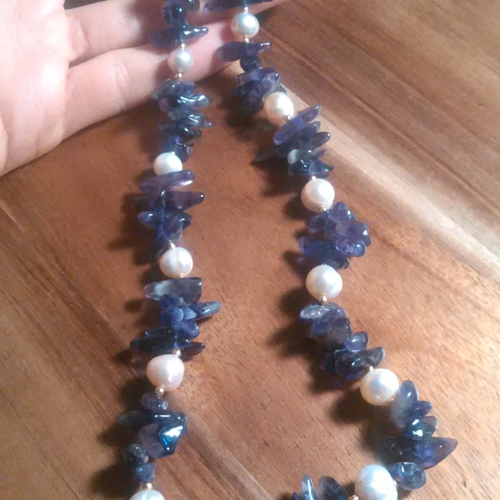 African Amethyst Chips and White Freshwater Pearl 18 Inch Necklace - Image 8