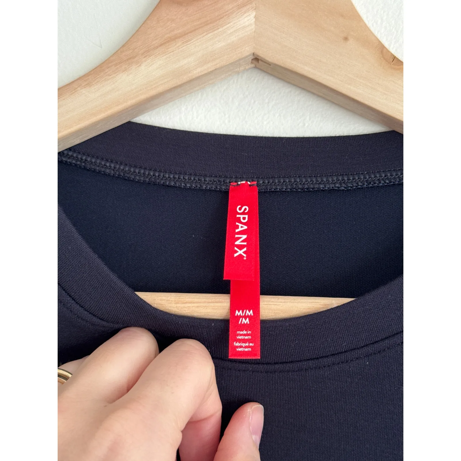 SPANX Airessentials Navy Blue Cap Sleeved T-Shirt Size Medium NWT - Image 3