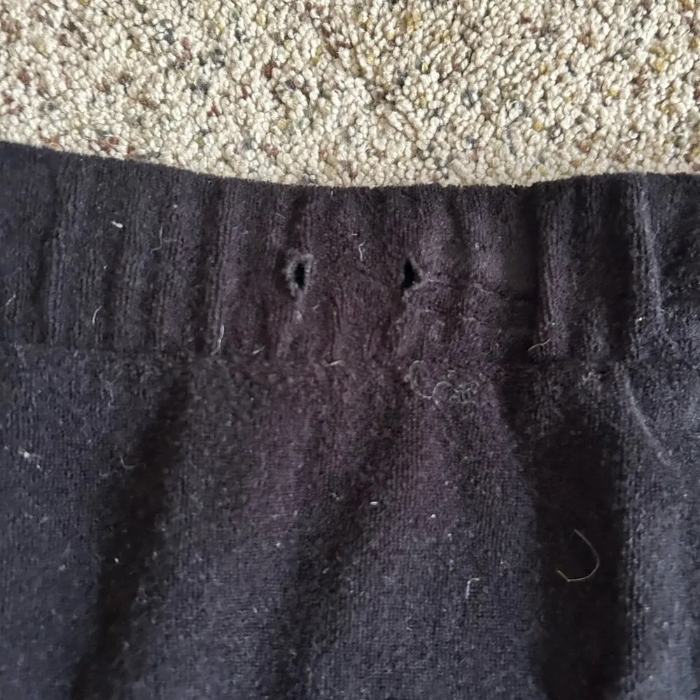 Sleek Black Mini Skirt for Versatile Style Size M - Image 2