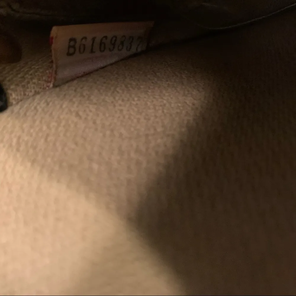 EUC Dooney & Bourke Dot Wristlet- needs cleaning - Image 4