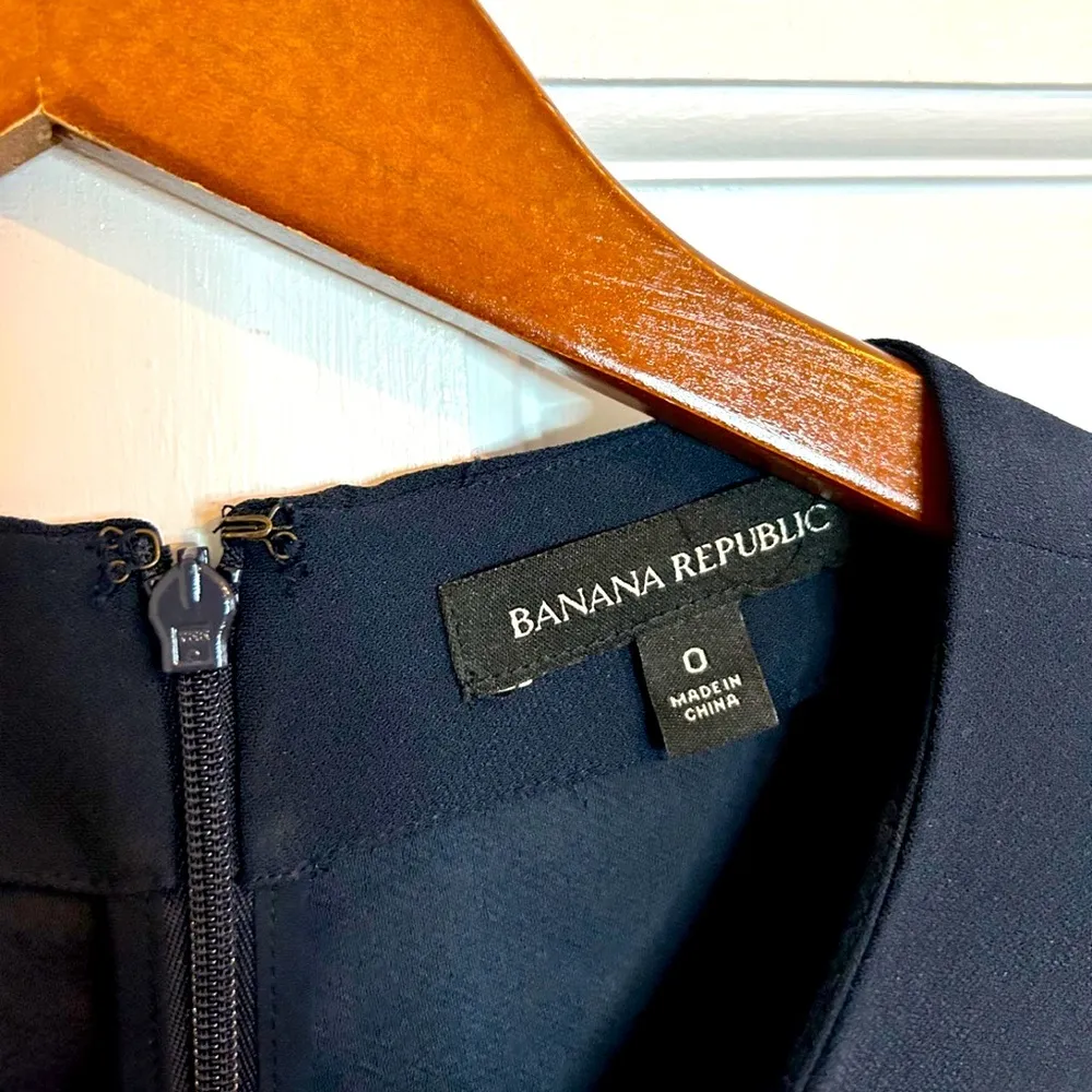 Banana republic flutter sleeve dress - Image 2