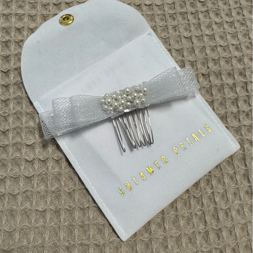 Untamed Petals CATRINE MINI BOW White - Image 3