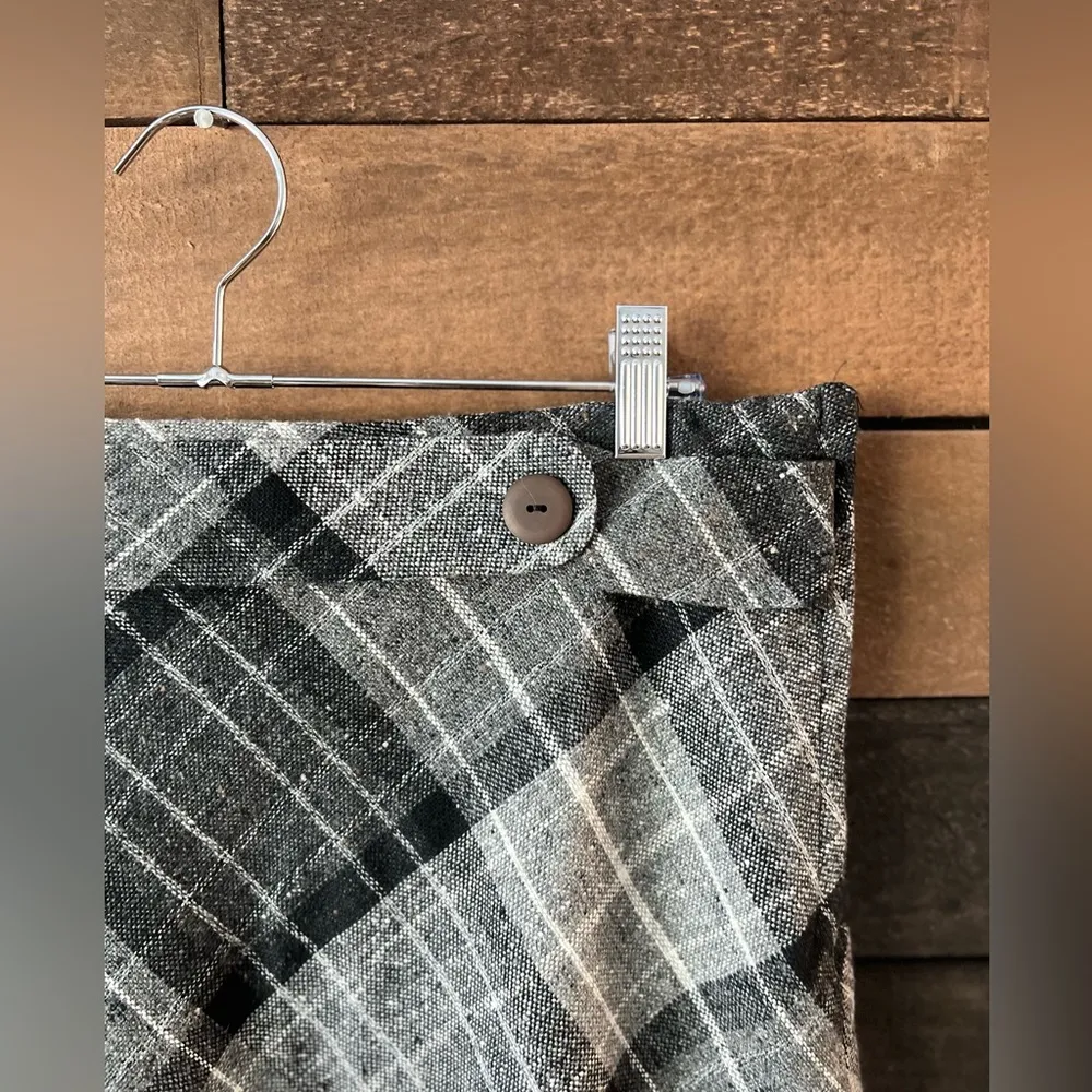 Y2K H&M Plaid Grey & Black Mini Skirt – Faux Belt Detail - Image 4