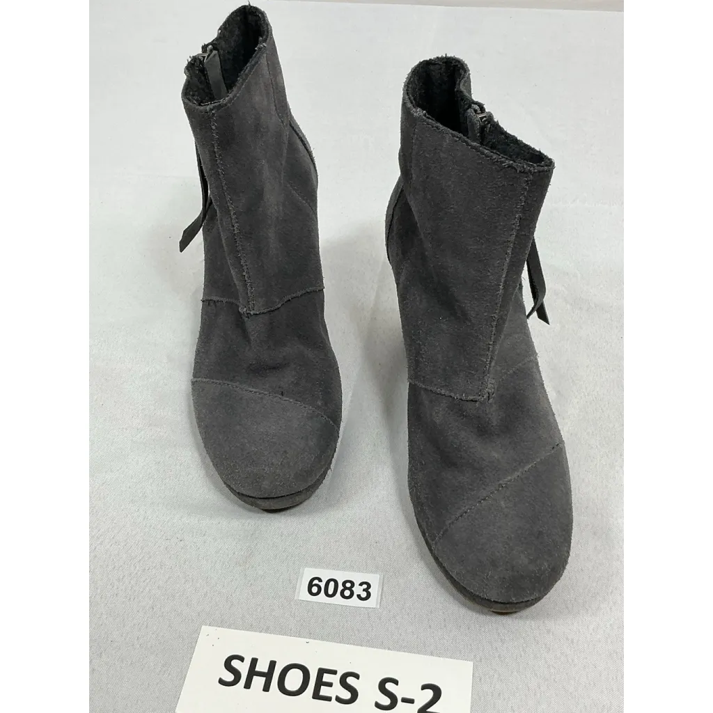 Womans Tom’s Ankle Boots 8.5 Gray Wedge Side Zip Round Toe - Image 3