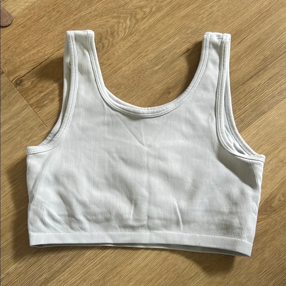 Aerie White Ribbed Crop Top with bra lined Size S - Image 4