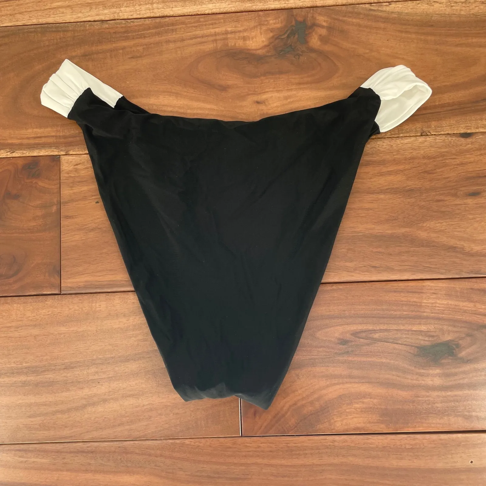 Lulus Black Bikini Bottoms M White Trim High Waist Swimsuit - Image 5