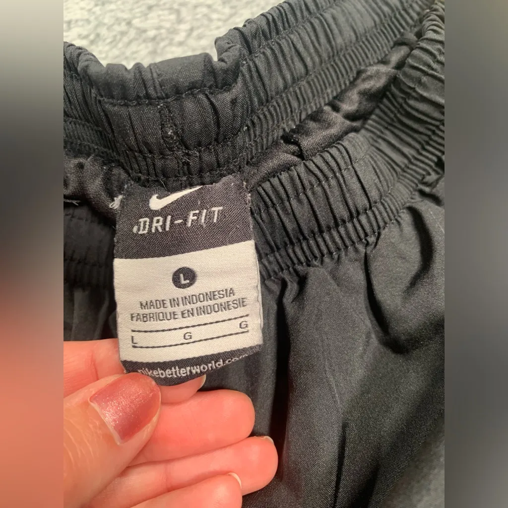 Nike dri-fit shorts mizzou large - Image 5