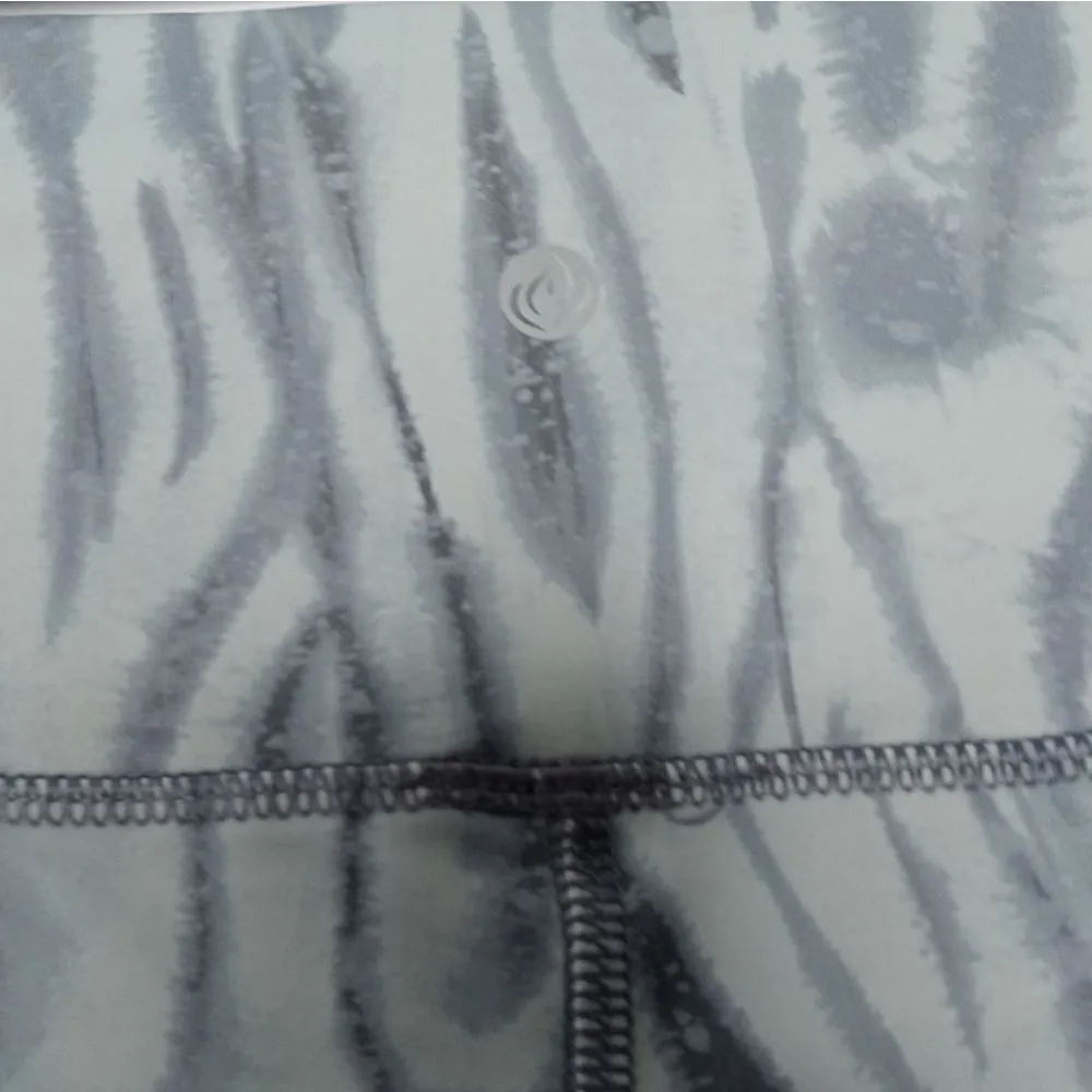 Apana tie dye leggings size medium - Image 2