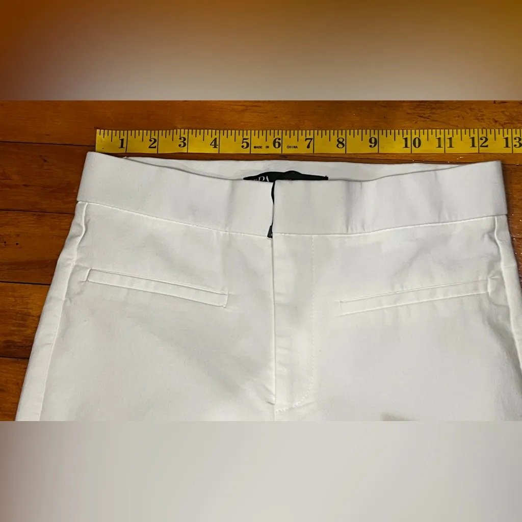 Zara cropped flare pants in white Size Small - Image 3