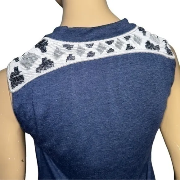 De Rigueur Provisions Women’s Size M Heathered Blue Cowl Neck Beaded T - Image 2