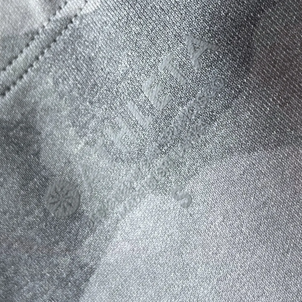 Athleta • Grey All In Camo 7/8 Leggings - Image 6