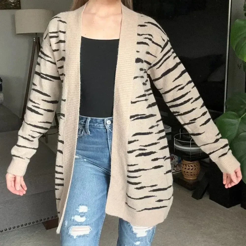 BB Dakota Animal Print Light Camel Cardigan Medium NWT - Image 2