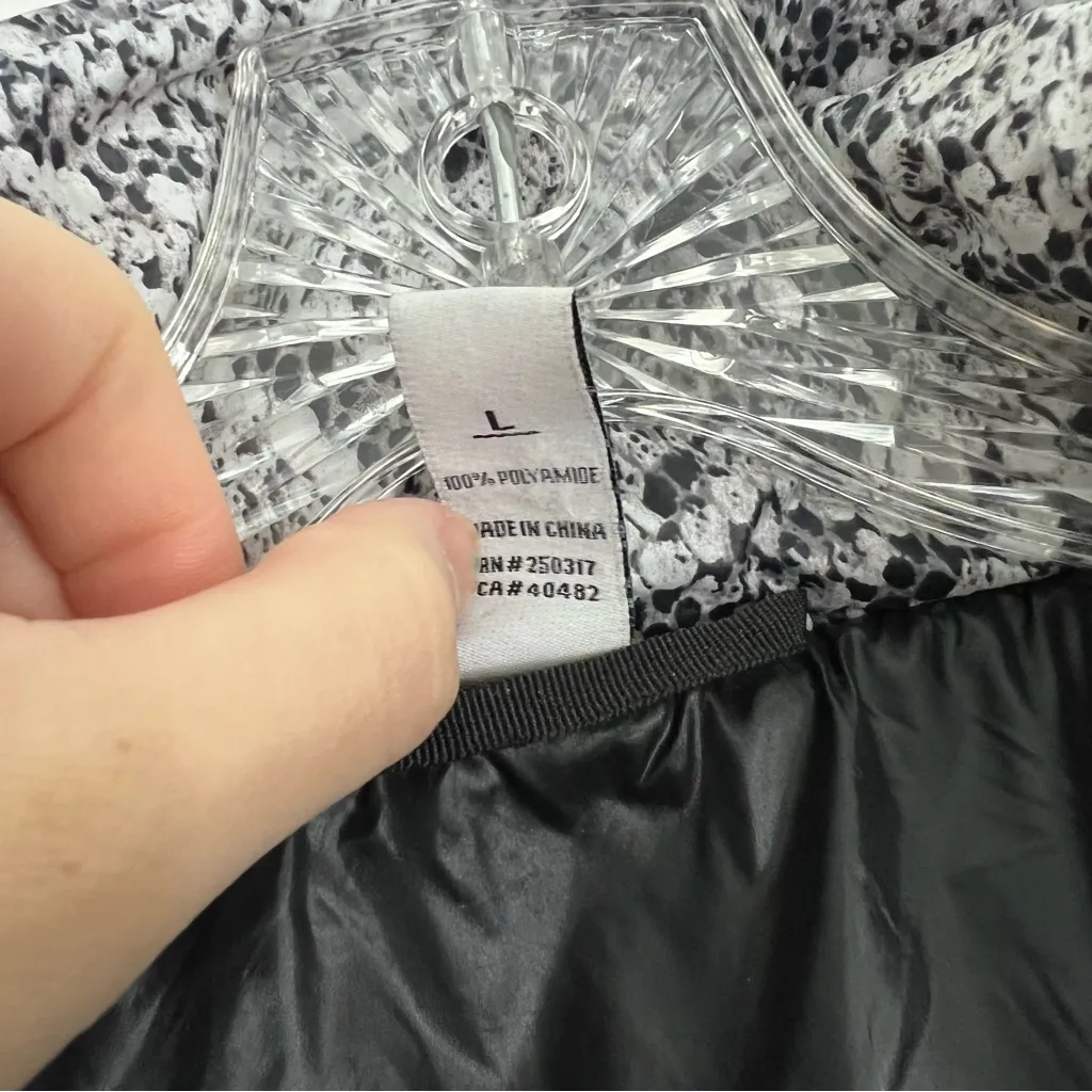 Varley Highland Puff Jacket Contrast Snake Large - Image 11