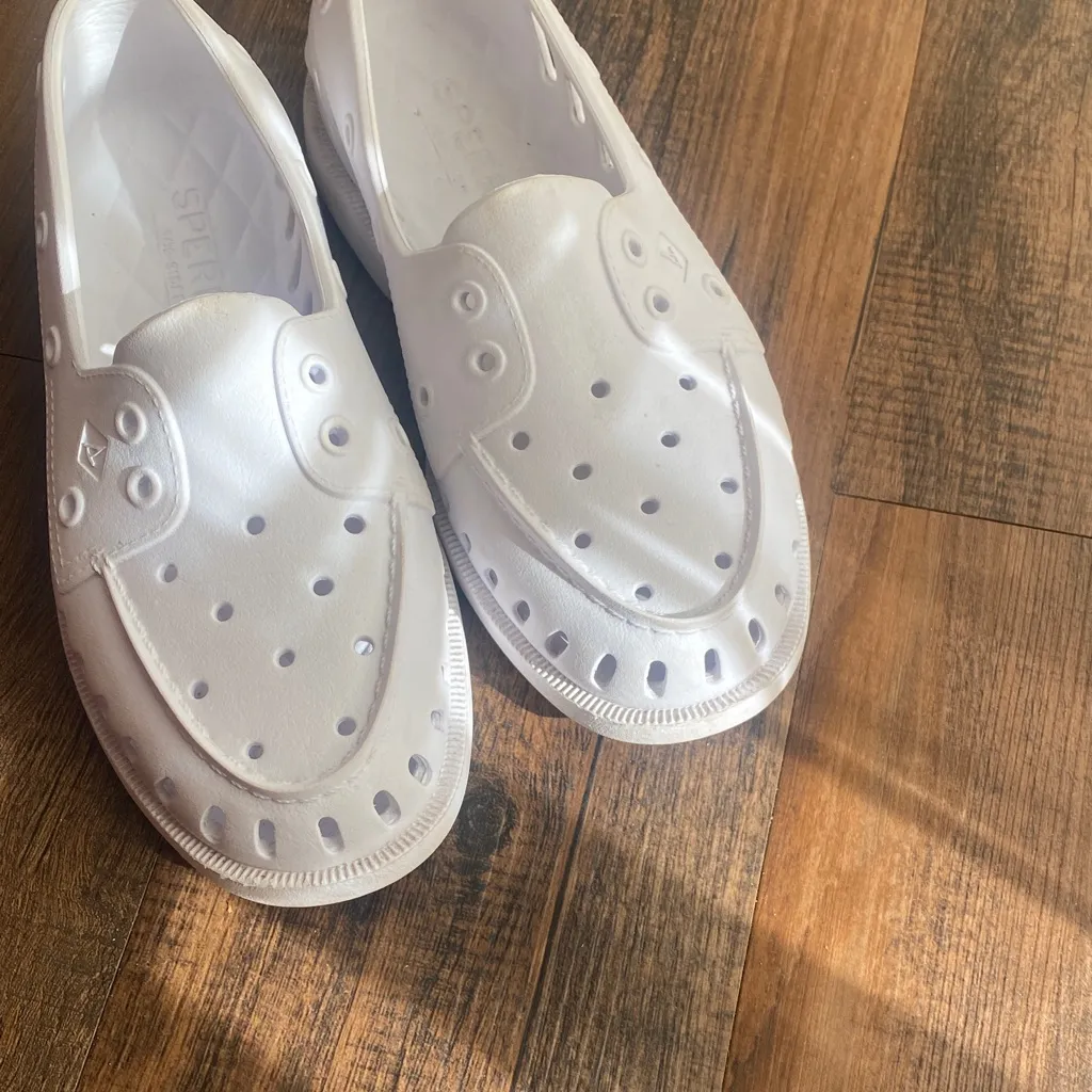 Sperry Slip-On White Water Shoes - Image 9