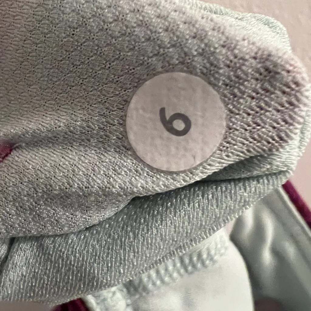 Lululemon Women’s Shorts Speed Track Short Paradise Geo Print Plum - Image 3