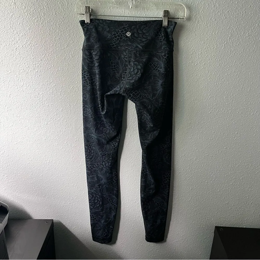 Lululemon Wunder Under Low-Rise Tight Luxtreme 28"
Nouveau Mach Blue Black - Image 6