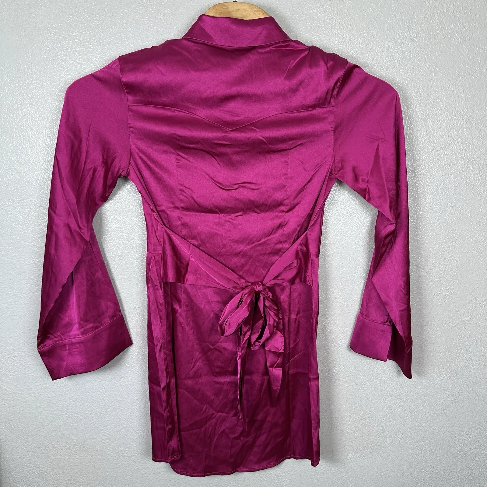 NEW En Saison Moulin Fuchsia Satin Mini Shirt Dress Size Medium Pink Long Sleeve - Image 4
