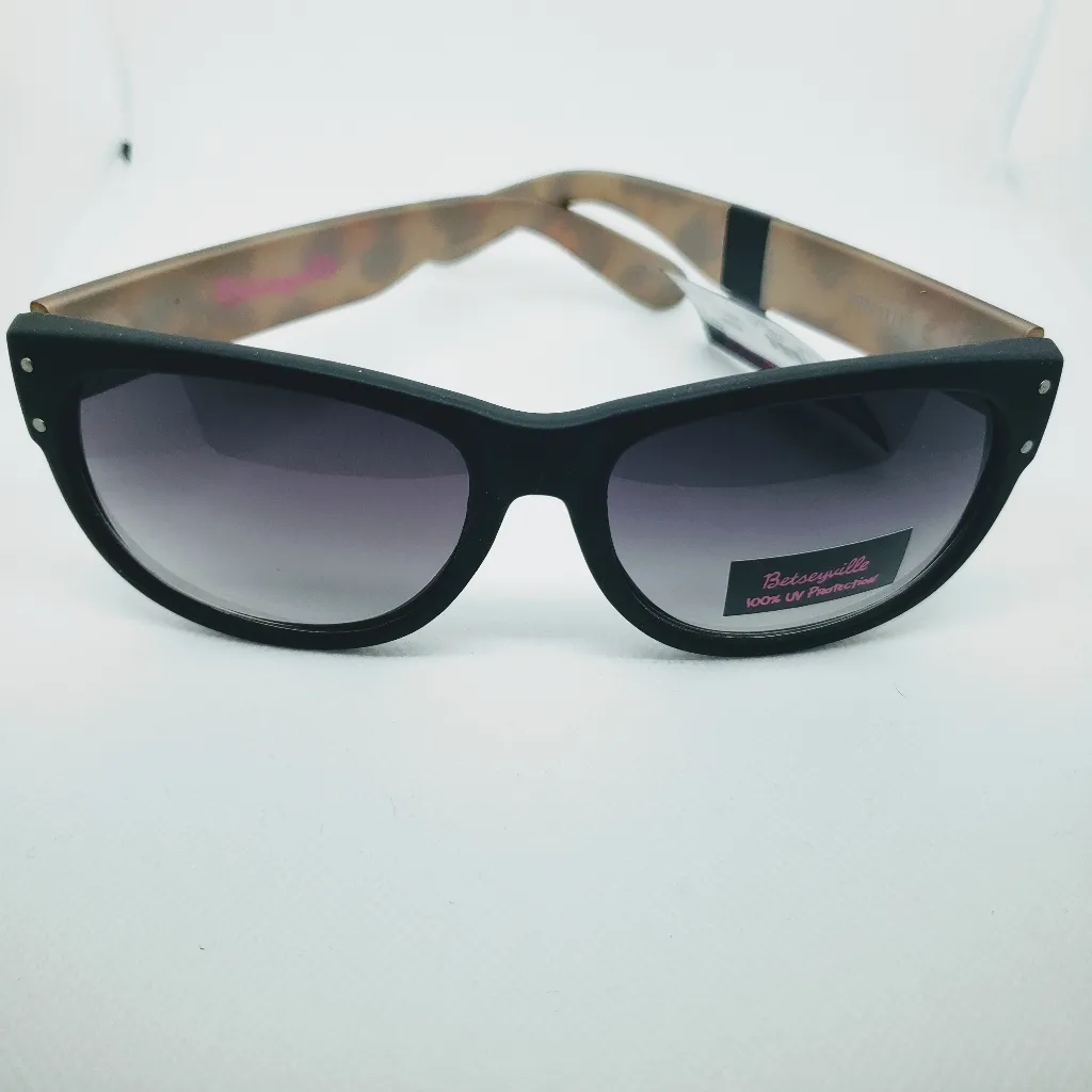 🆕 🕶️ Betsey Johnson Sunglasses NWT Leopard Animal Print Shades Betseyville NEW - Image 7