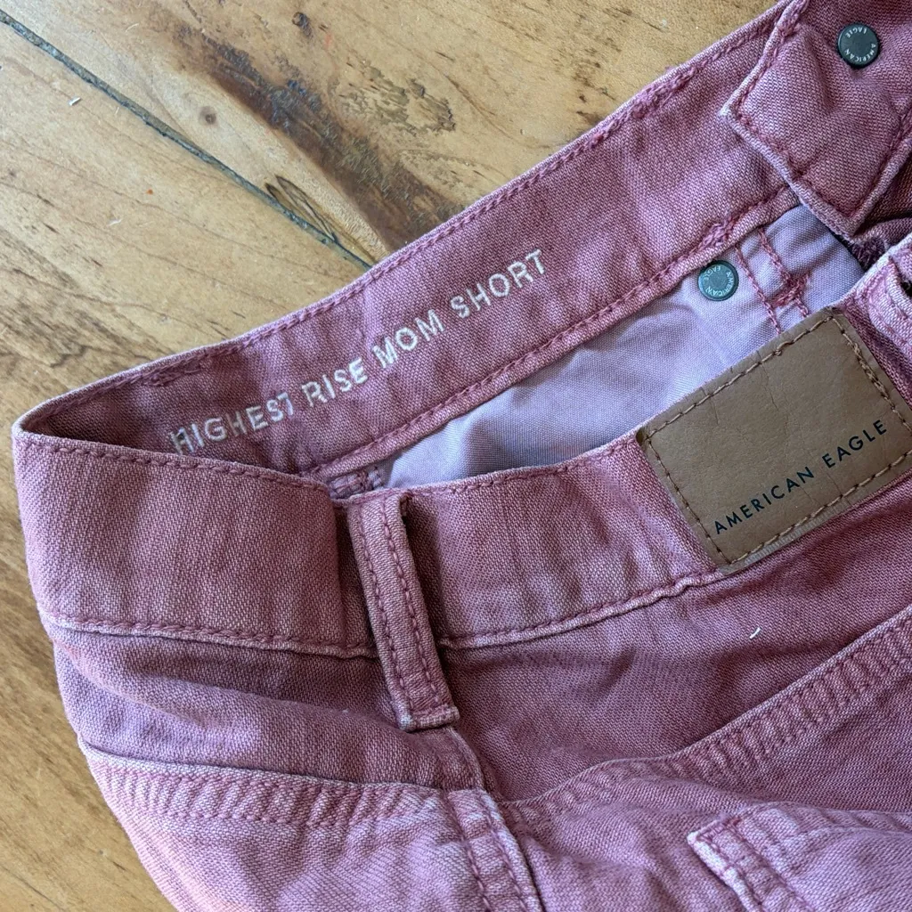 American Eagle Outfitters mauve Distressed high rise mom Shorts women’s 00 - Image 4