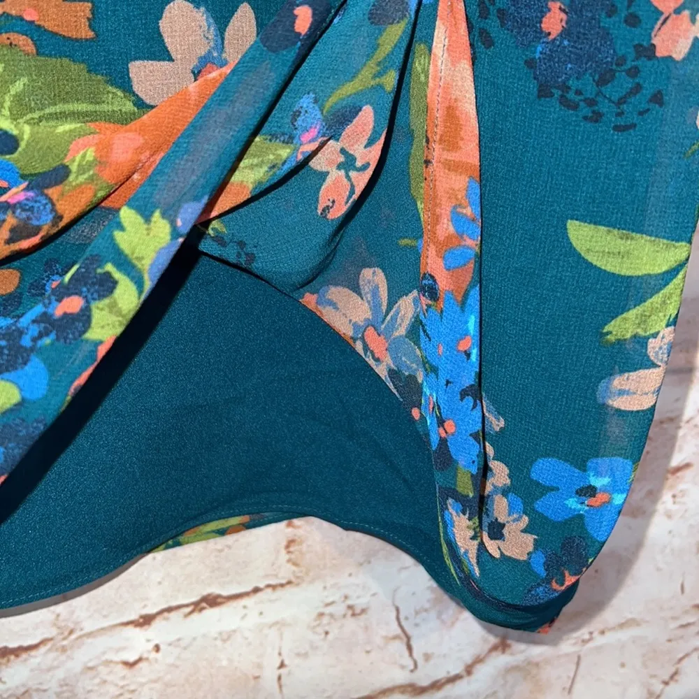 Cabi 3449 top green Still Life floral adjustable staps layering tank blouse SM - Image 4