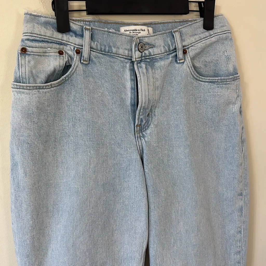 Abercrombie & Fitch Curve Love The 90’s Straight Low Rise Light Wash Denim Jean - Image 3